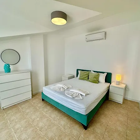 Modern One-bedroom By Menada 圣弗拉斯